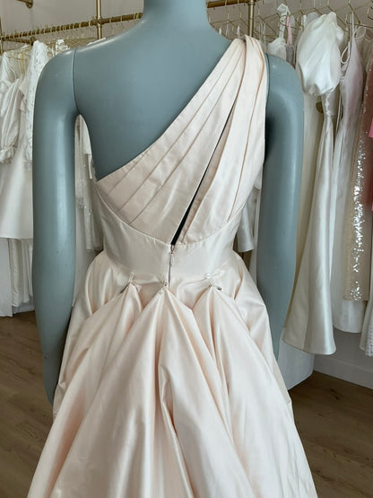 Legends by Romona Keveza - L6108(4)