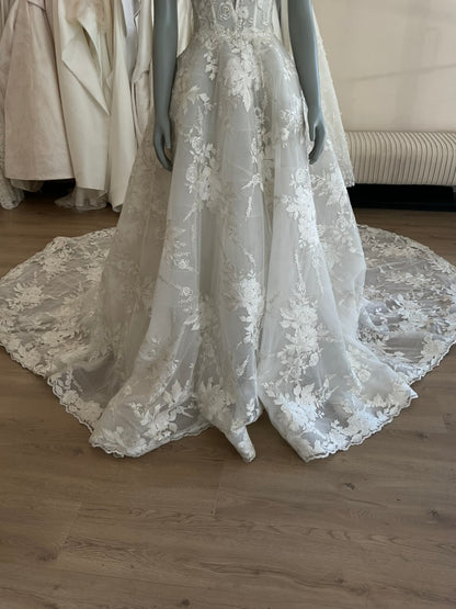Monique Lhuillier - Wish w/ Jacket + Veil (8)