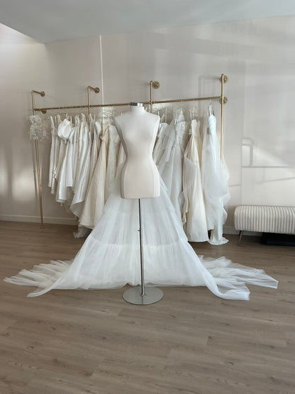 Amsale - Kahlo Train