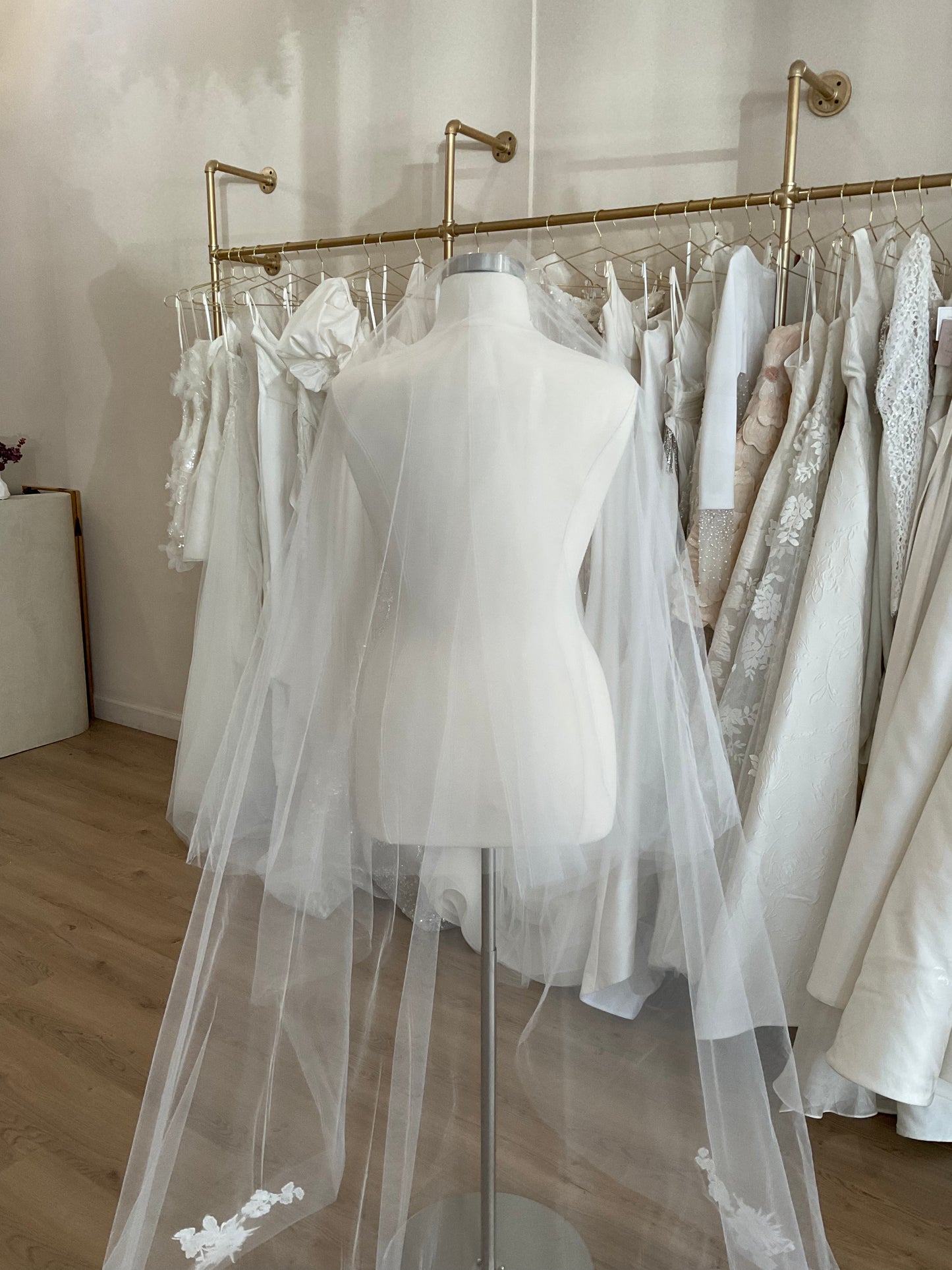 Monique Lhuillier - Easton Veil (Cathedral)