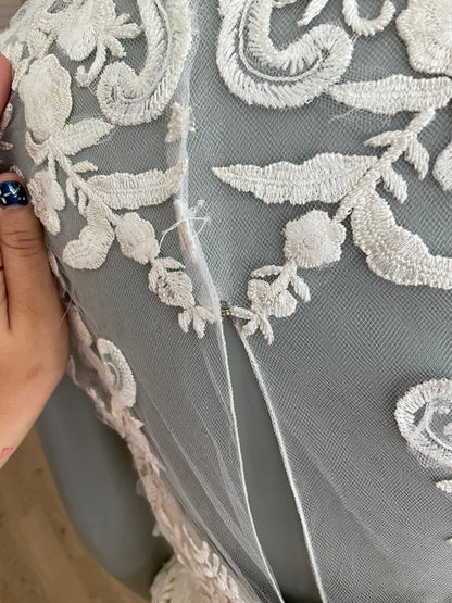 Oscar De La Renta - Campbell w/ Veil(4)