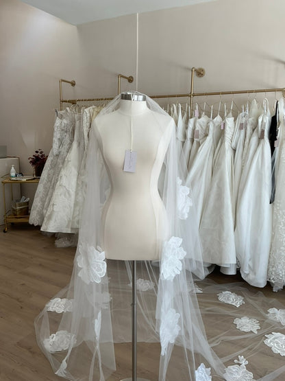 Monique Lhuillier - Daphne Veil (Cathedral)