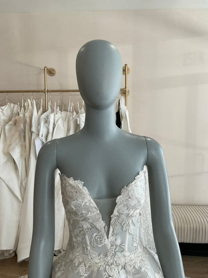 Monique Lhuillier - Wish w/ Jacket + Veil (8)