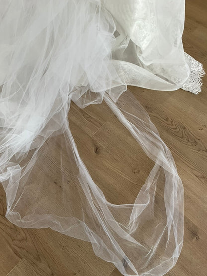 Monique Lhuillier - Fleur de Lis w/ jacket (8)