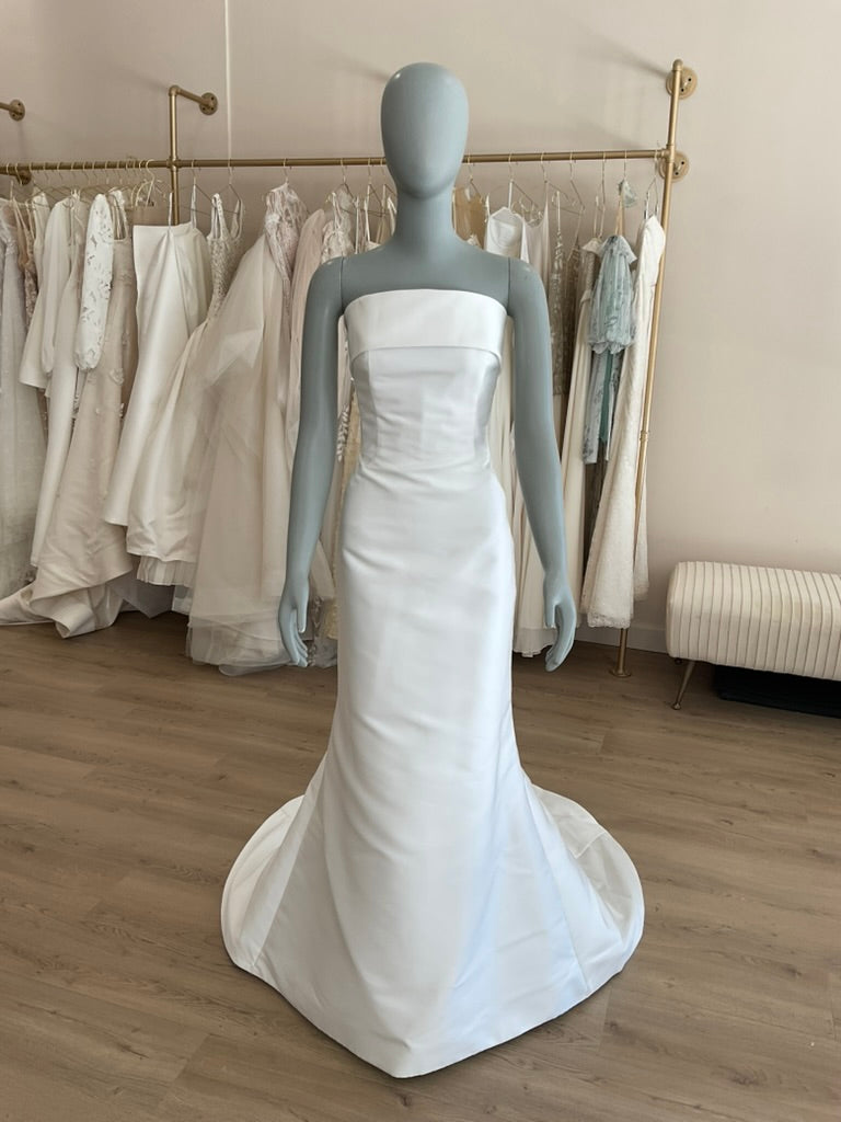 Anne Barge - Newport Gown & Train  (12)