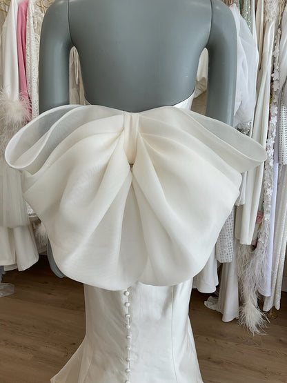 Legends by Romona Keveza L2372 w/ bow and belt (12)
