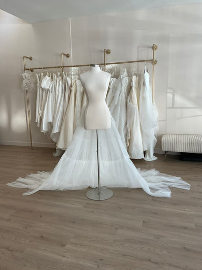 Amsale - Kahlo Train