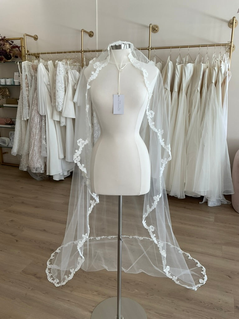 Custom - Single Layer Alencon Mantilla Veil - (Chapel)