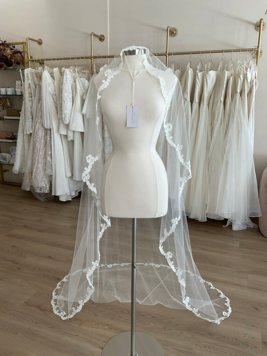 Custom - Single Layer Alencon Mantilla Veil - (Chapel)