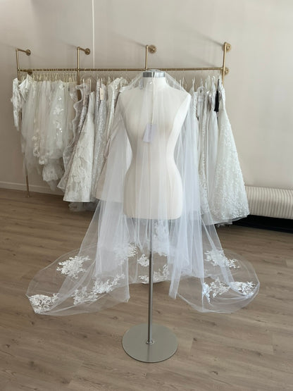 Monique Lhuillier - Carousel Veil (Chapel)