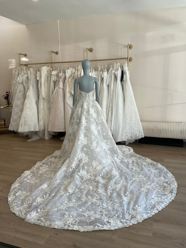 Monique Lhuillier - Wish w/ Jacket + Veil (8)