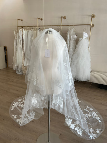 Pronvoias - Double Layer Veil w/ flower appliques  (Cathedral)