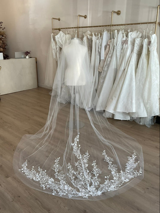 Monique Lhuillier - Etoile Veil (Cathedral)