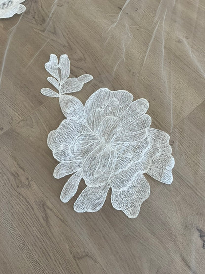 Monique Lhuillier - Daphne Veil (Cathedral)