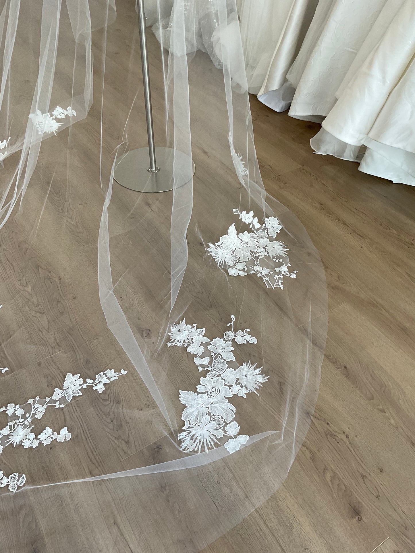 Monique Lhuillier - Easton Veil (Cathedral)