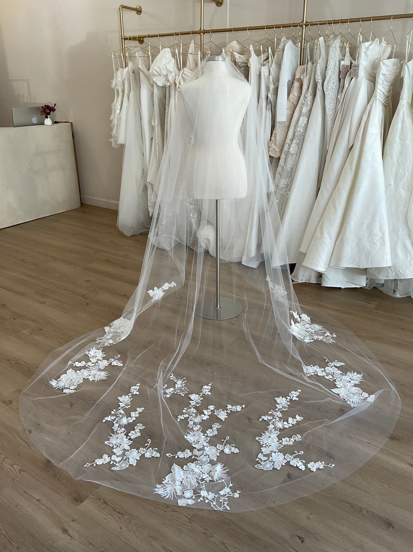 Monique Lhuillier - Easton Veil (Cathedral)