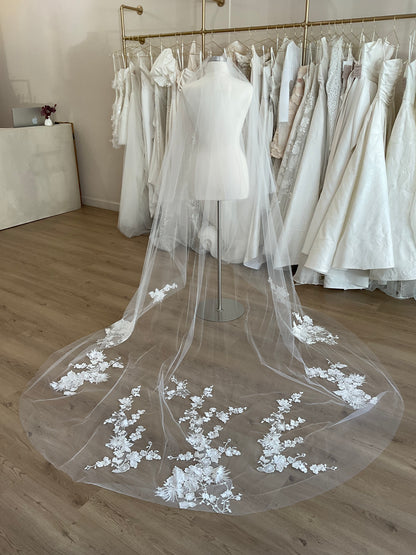 Monique Lhuillier - Easton Veil (Cathedral)