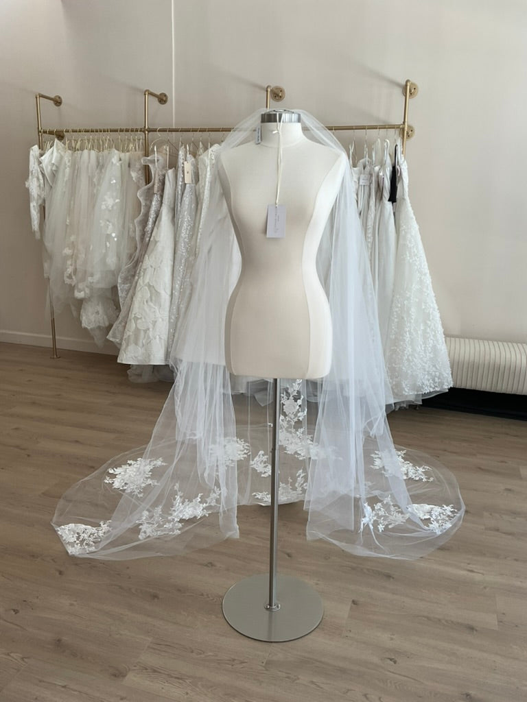 Monique Lhuillier - Carousel Veil (Chapel)