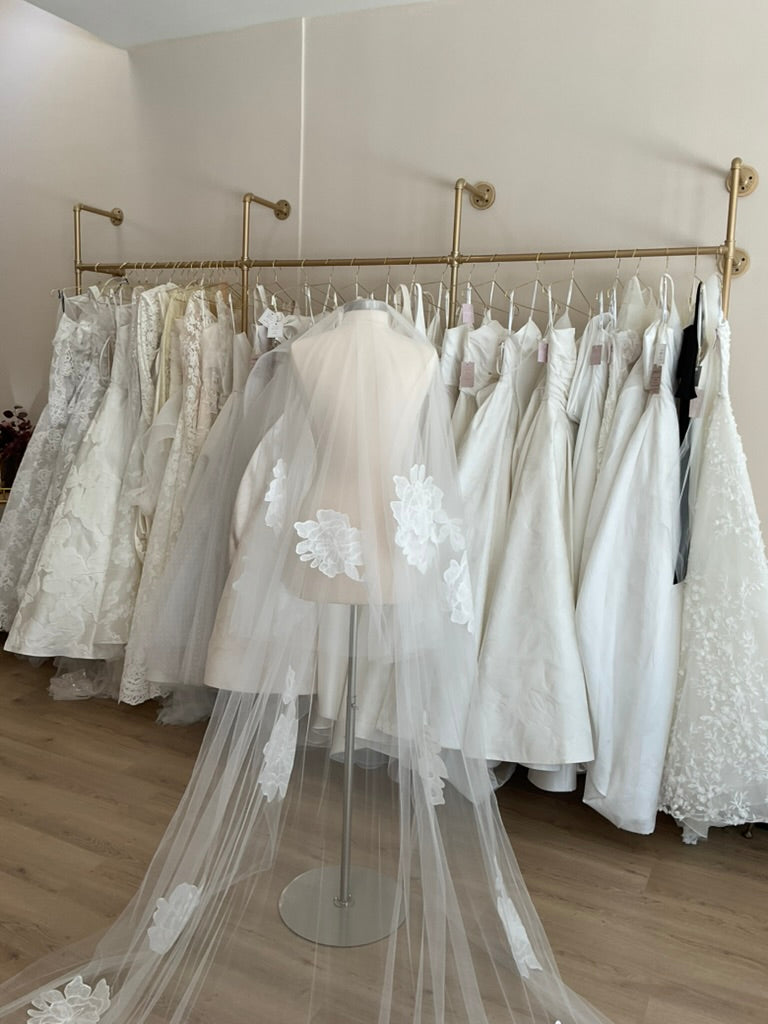 Monique Lhuillier - Daphne Veil (Cathedral)