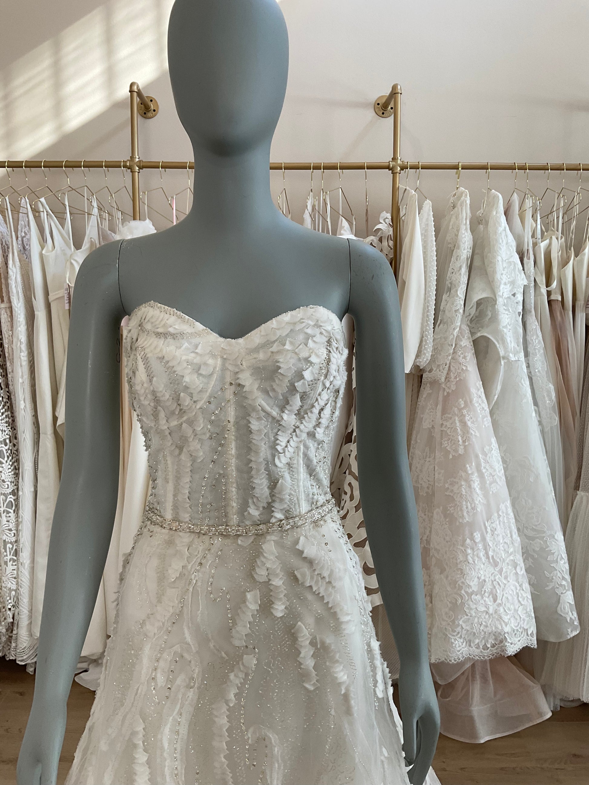 Monique Lhuillier Candy w Veil 16