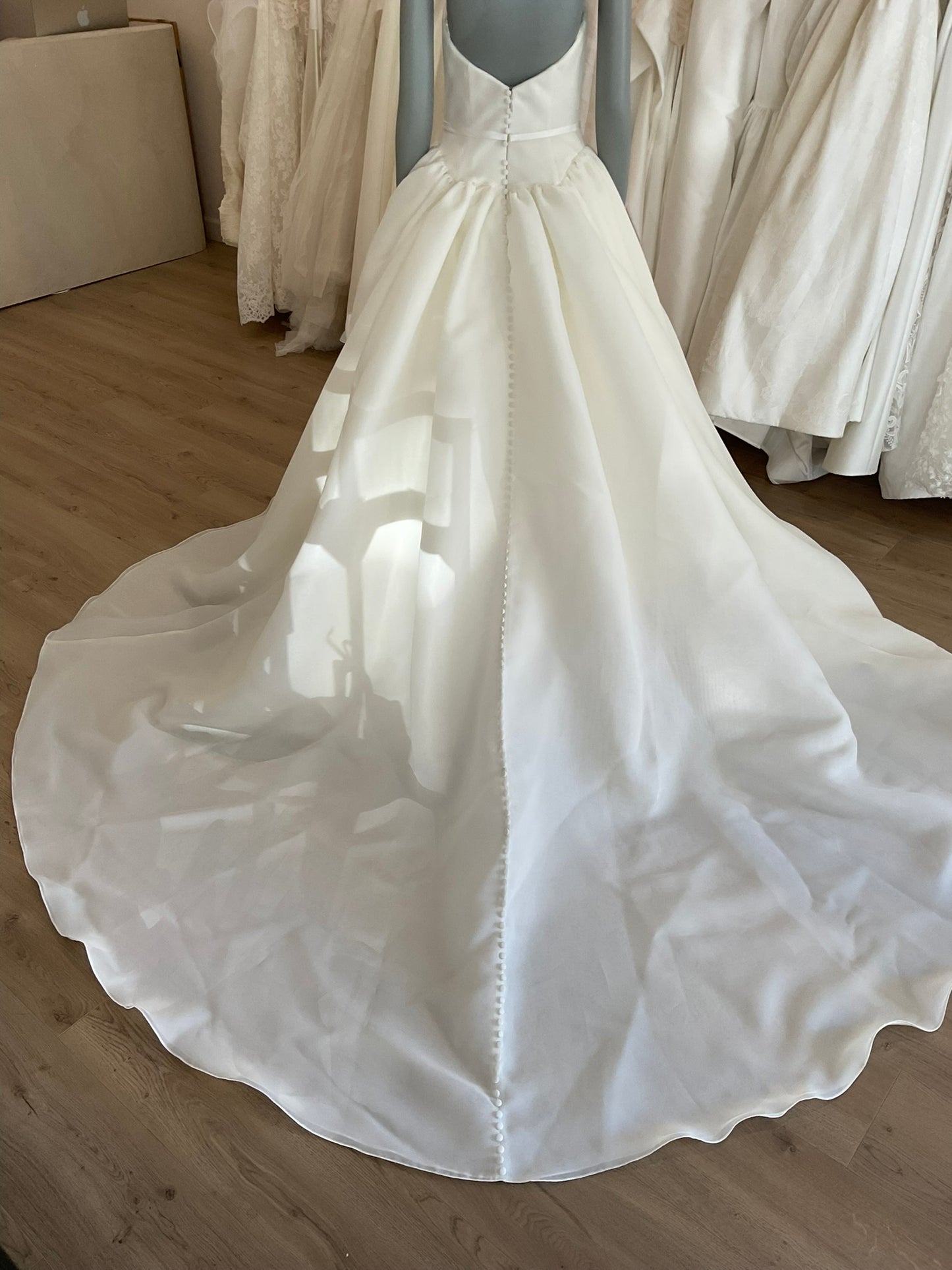 Amsale - Camelia (8)