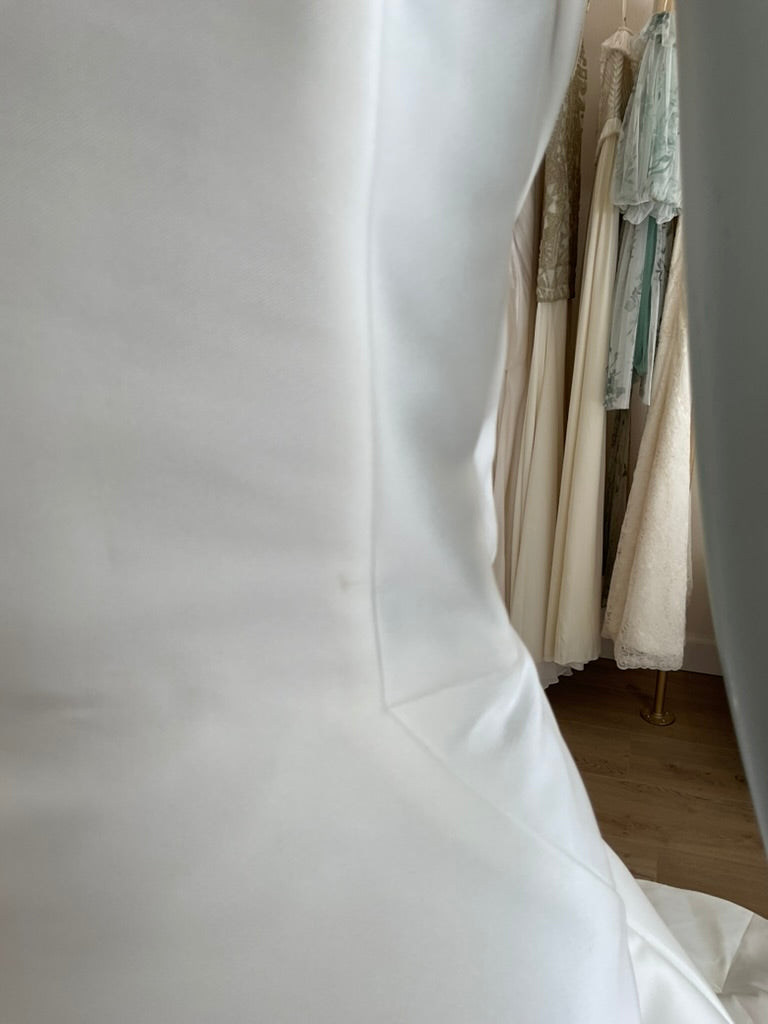 Anne Barge - Newport Gown & Train  (12)