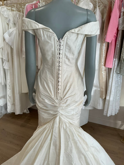 Sarah Whitworth - Vintage Mermaid w/veil (8)