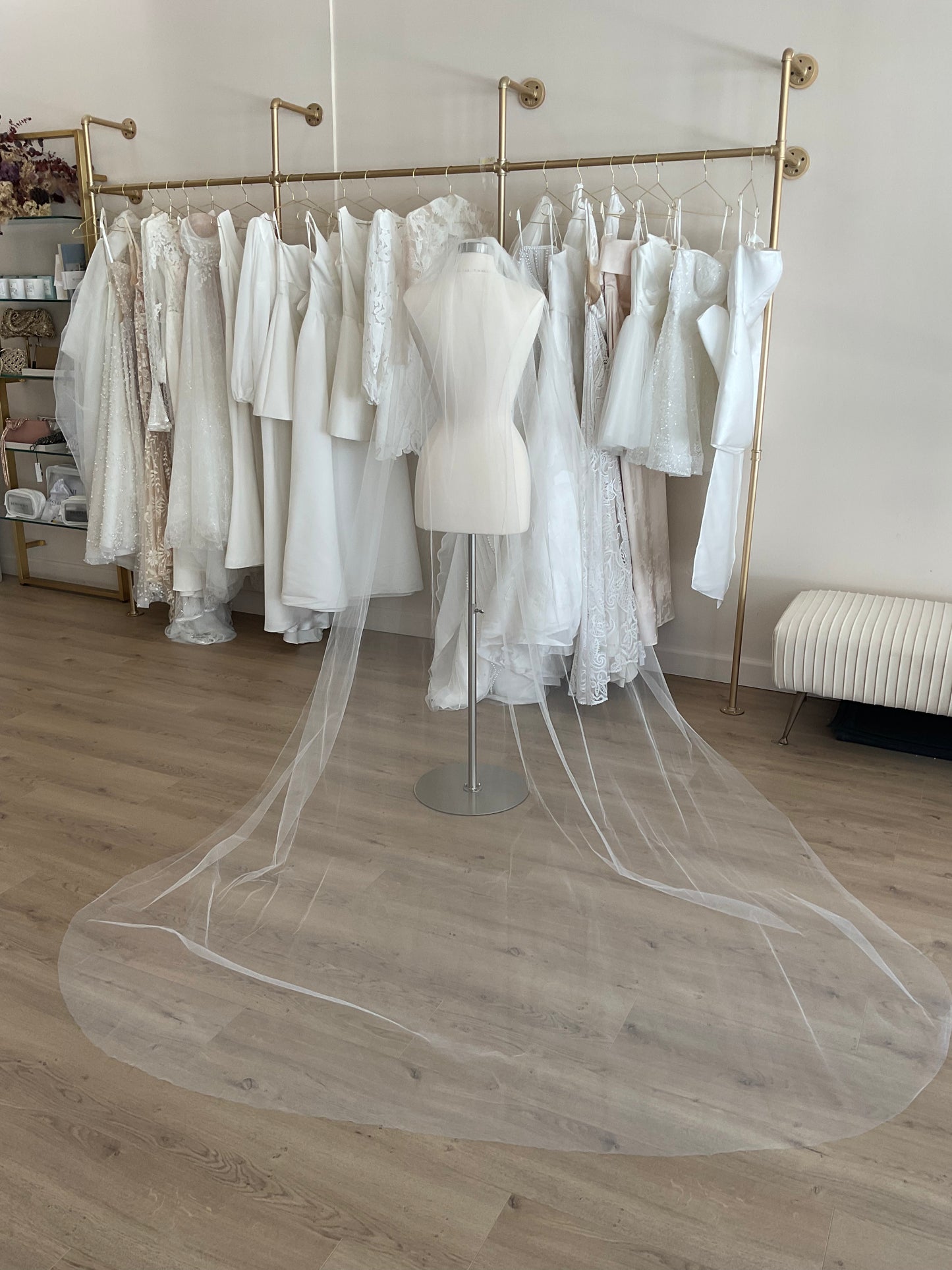 Crescendo - Cut Edge Veil -  (Chapel)