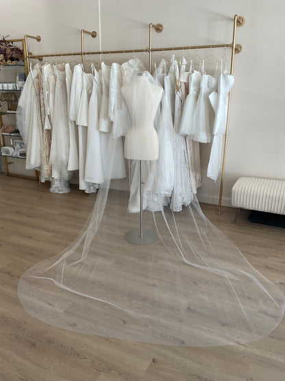 Crescendo - Cut Edge Veil -  (Chapel)