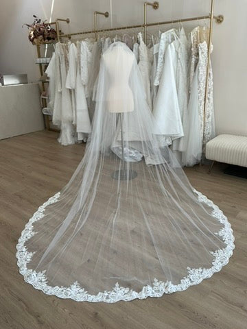 Custom Lace Bottom 2 Tier Veil (Cathedral)
