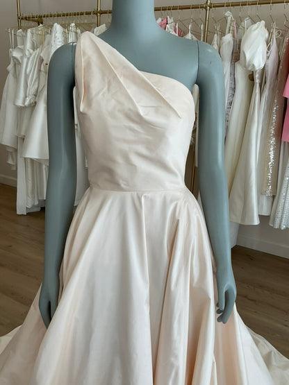 Legends by Romona Keveza - L6108(4)