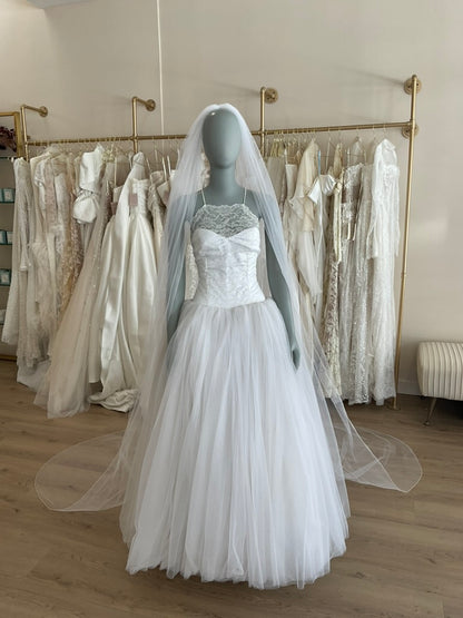 Vera Wang - Vintage Lace Ballgown (8)