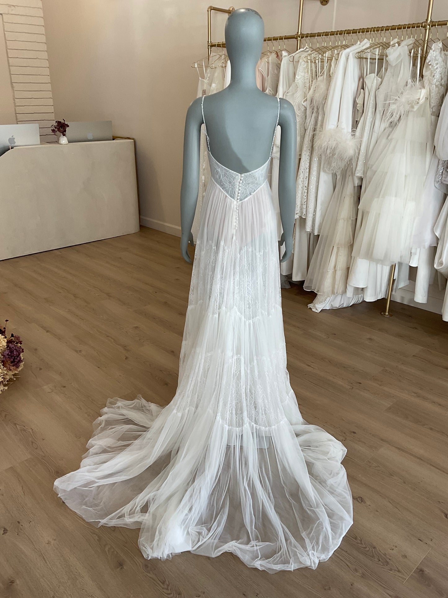 Flora Bridal - Scarlett w/veil (2)