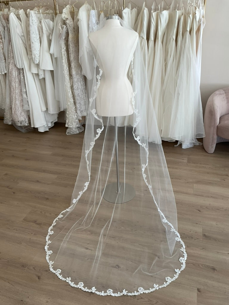 Custom - Single Layer Alencon Mantilla Veil - (Chapel)
