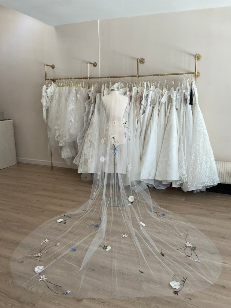 Monique Lhuillier - Liliana Veil (Cathedral)