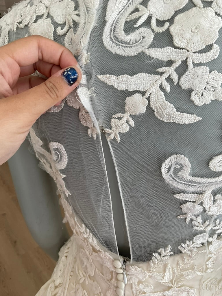 Oscar De La Renta - Campbell w/ Veil(4)