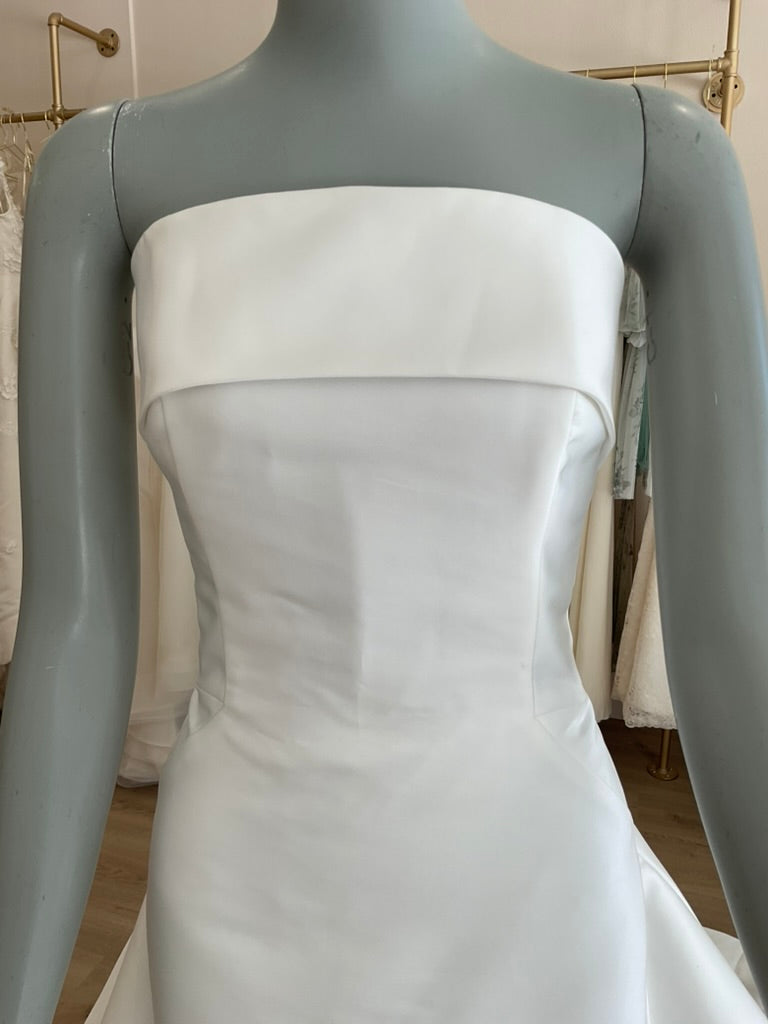 Anne Barge - Newport Gown & Train  (12)