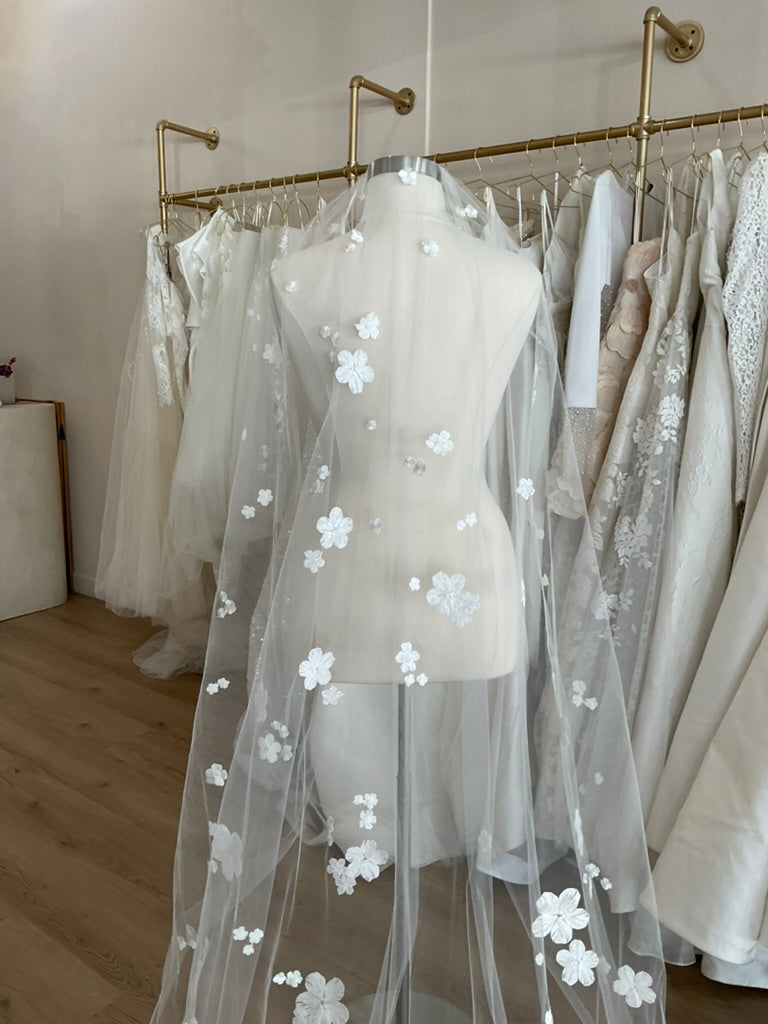 Mira Zwillinger - Karla Veil