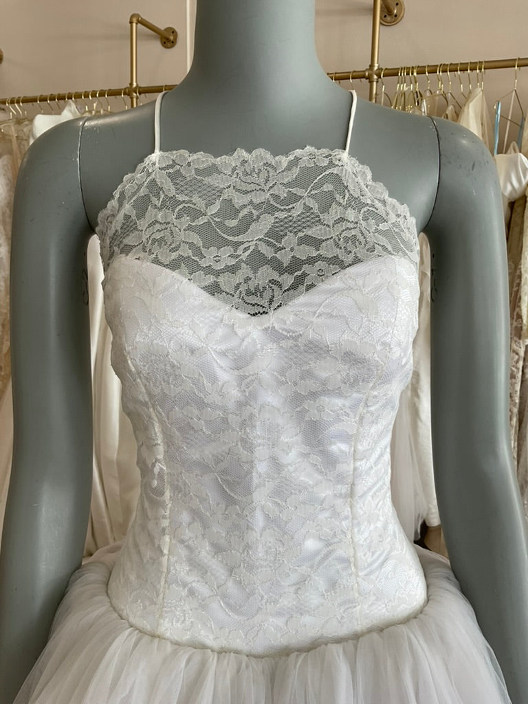 Vera Wang - Vintage Lace Ballgown (8)