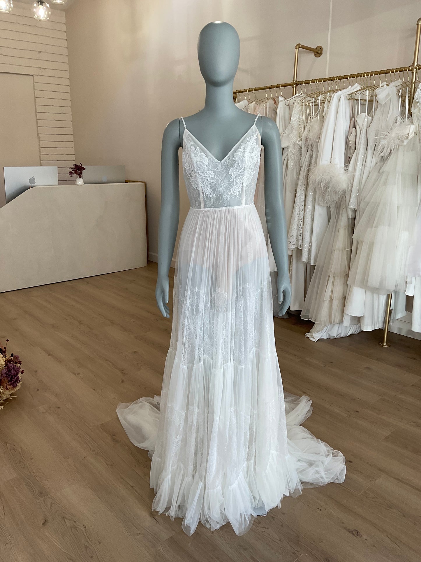 Flora Bridal - Scarlett w/veil (2)
