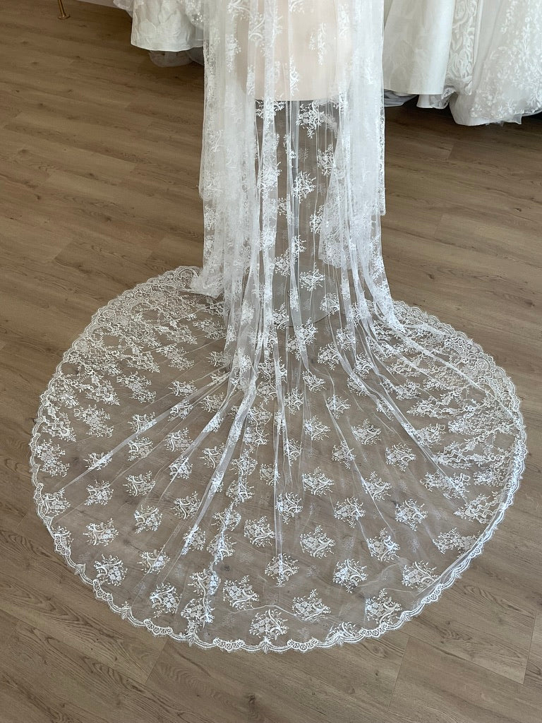 Monique Lhuillier - Dream Veil (Cathedral)