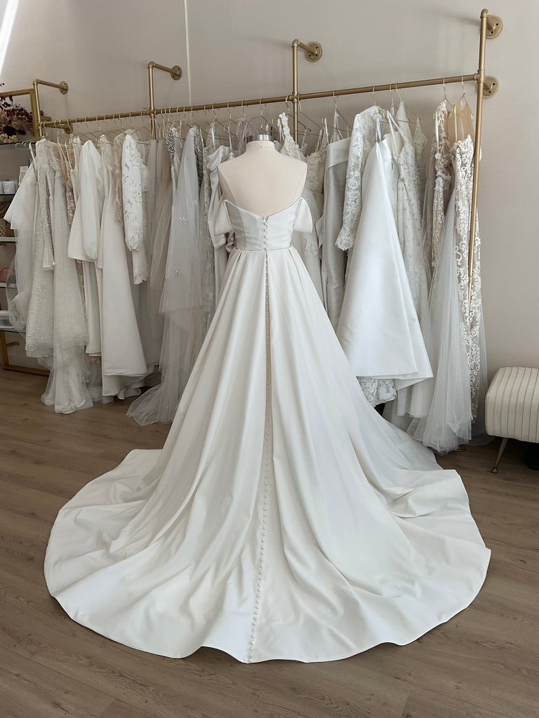 Anne Barge - Naomi w/Overskirt (14)