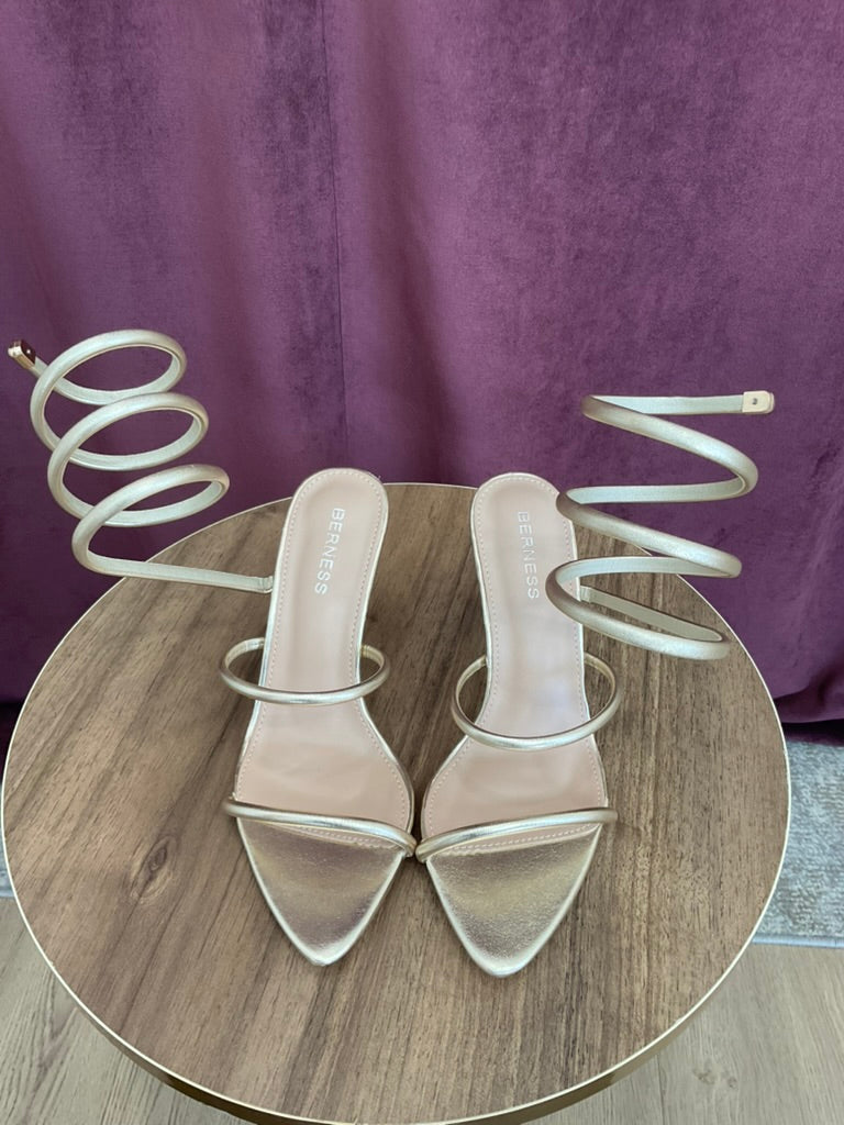 Berness - Alison Wraparound Stiletto Heel (7.5)
