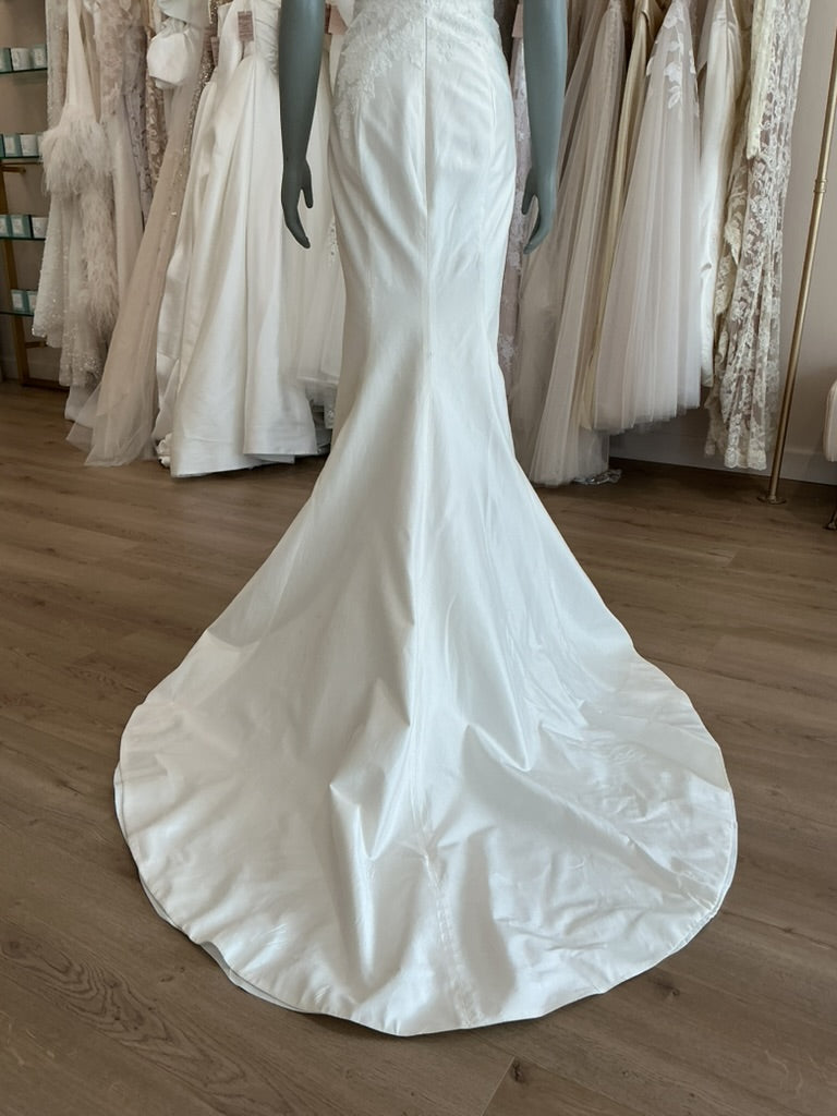 Legends by Romona Keveza - 9130