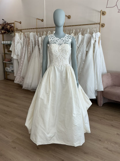 Oscar De La Renta - Campbell w/ Veil(4)