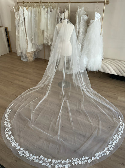 Monique Lhuillier -  Harmony Veil (Cathedral)