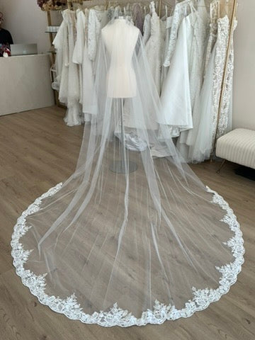 Custom Lace Bottom 2 Tier Veil (Cathedral)