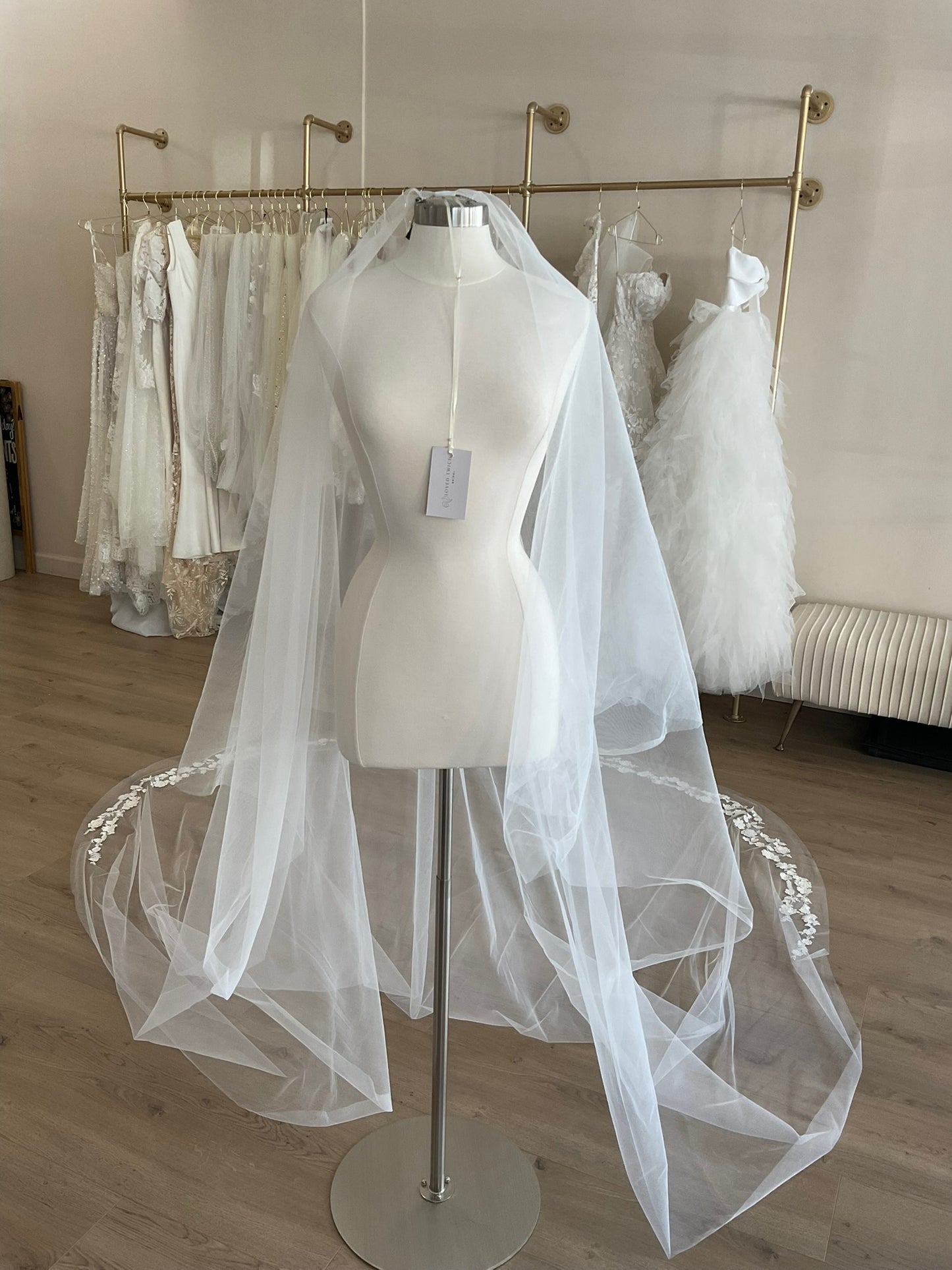 Monique Lhuillier -  Harmony Veil (Cathedral)