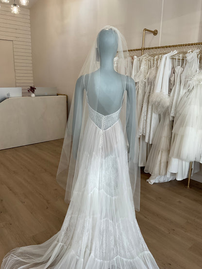 Flora Bridal - Scarlett w/veil (2)