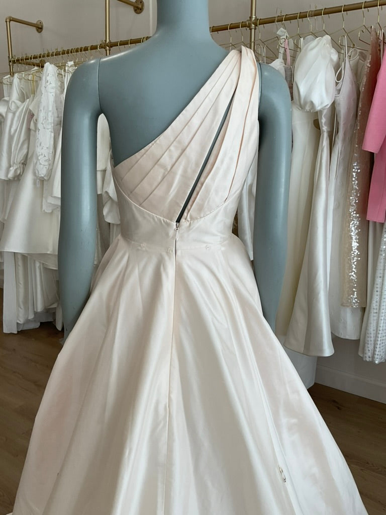 Legends by Romona Keveza - L6108(4)